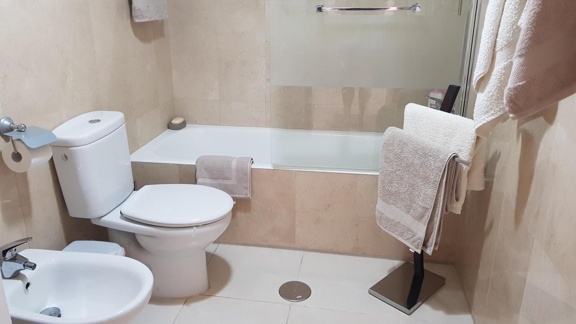 Spacious 3 Bedroom 2 Bathroom Apartment - Puerto Marina Complex 洛斯阿尔卡萨雷斯 外观 照片