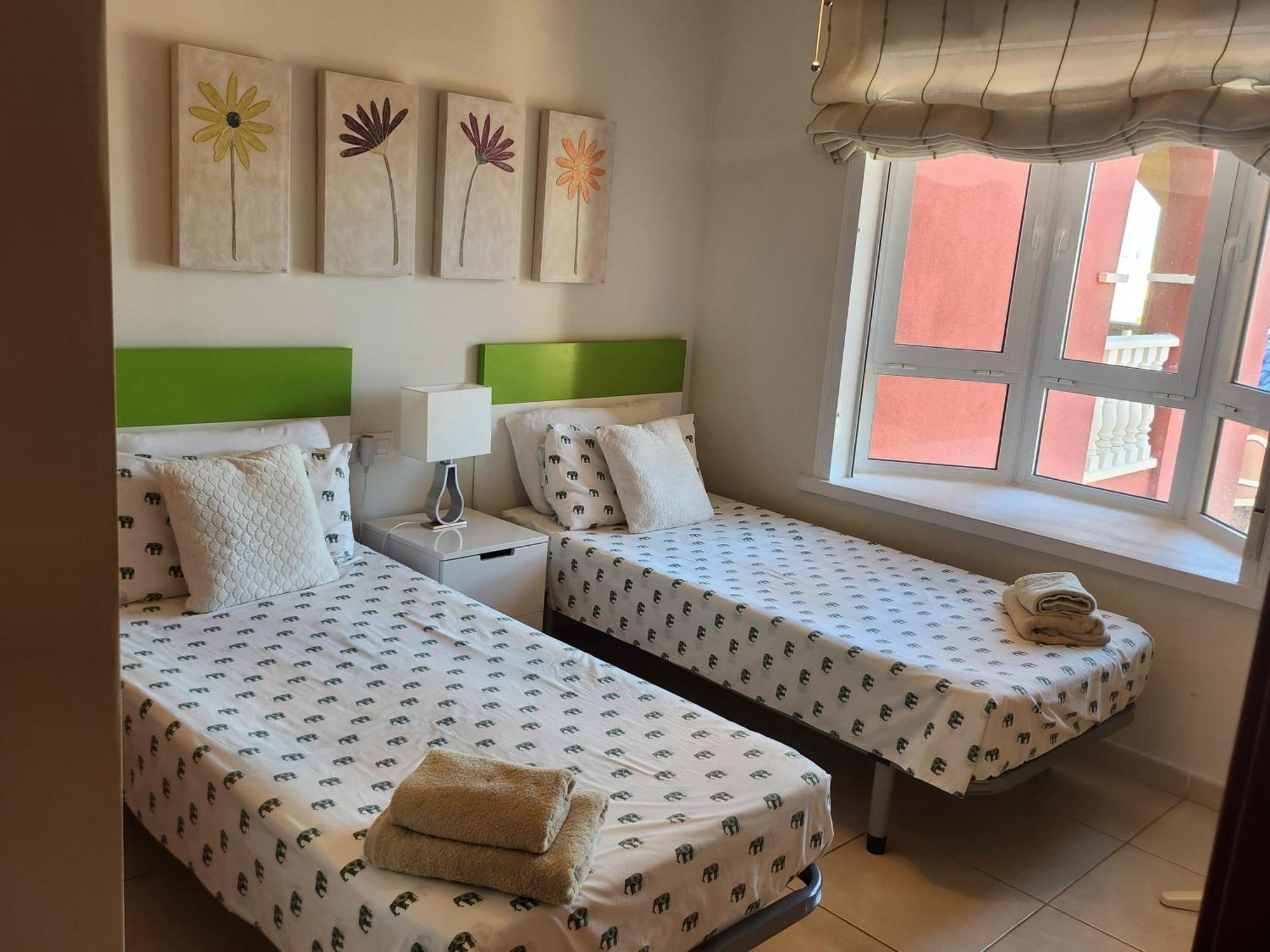 Spacious 3 Bedroom 2 Bathroom Apartment - Puerto Marina Complex 洛斯阿尔卡萨雷斯 外观 照片